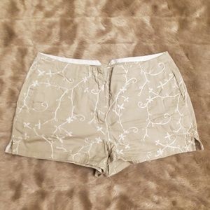 Tommy Hilfiger shorts with embroidery embellishmen